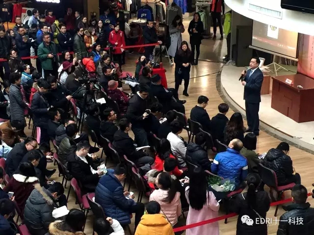 1496425079121888.jpg 8-作者赵振元与读者们分享创作感言.webp.jpg