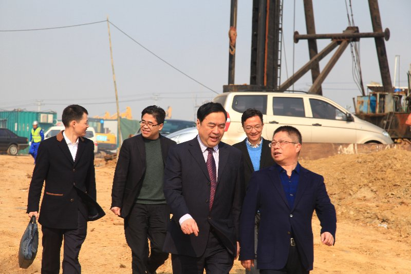 9-赵振元在宗春成、王毅勃、季超、张凯军等同志的陪同下前往PA集团长鑫项目部视察.jpg