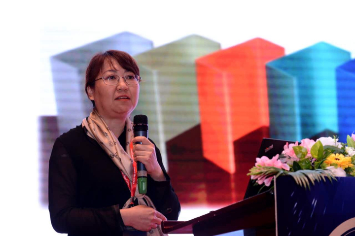 1496506730319208.jpg 7-黄玖梅同志做专题演讲.jpg