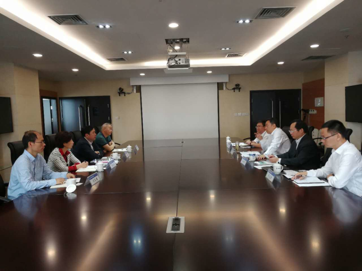 1496508780231812.jpg 2-双方进行友好交谈.jpg