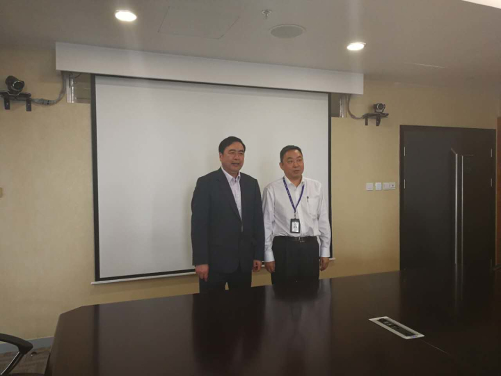 1496508836112243.jpg 4-赵振元董事长与祁宁春总经理亲切合影.jpg